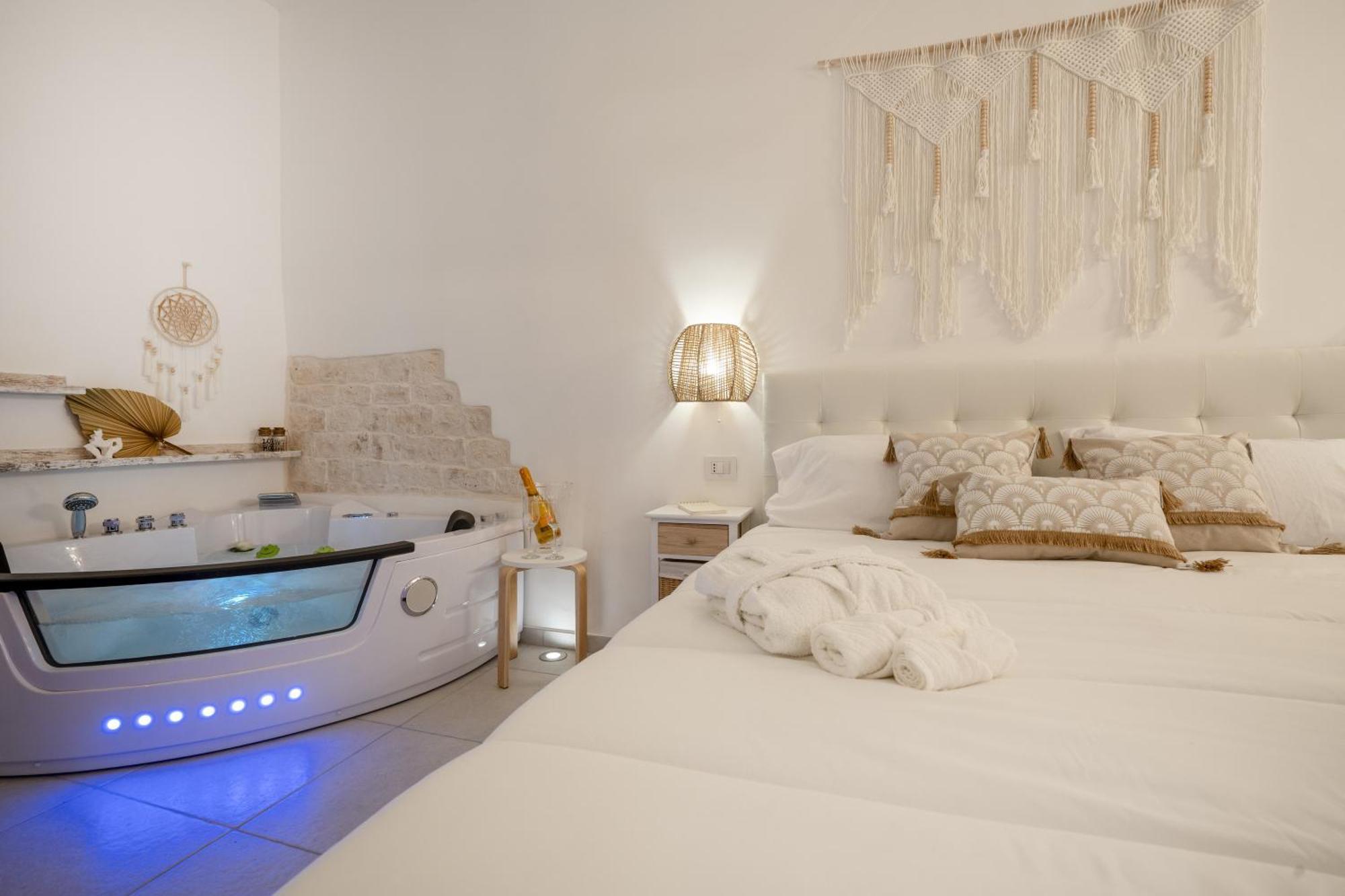Dimora Giulia Luxury Suite And Room 卡斯特拉纳格罗泰 外观 照片