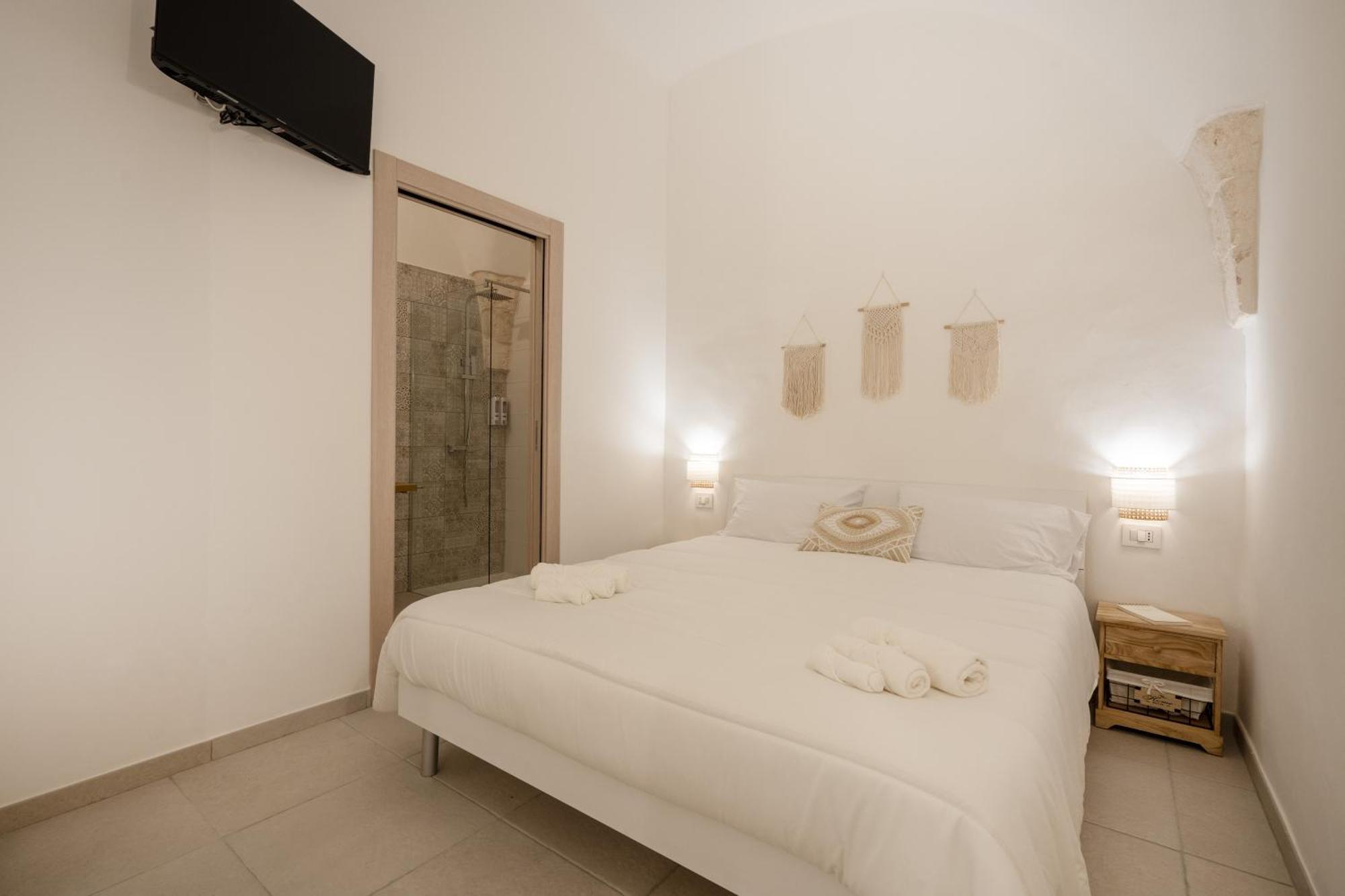 Dimora Giulia Luxury Suite And Room 卡斯特拉纳格罗泰 外观 照片