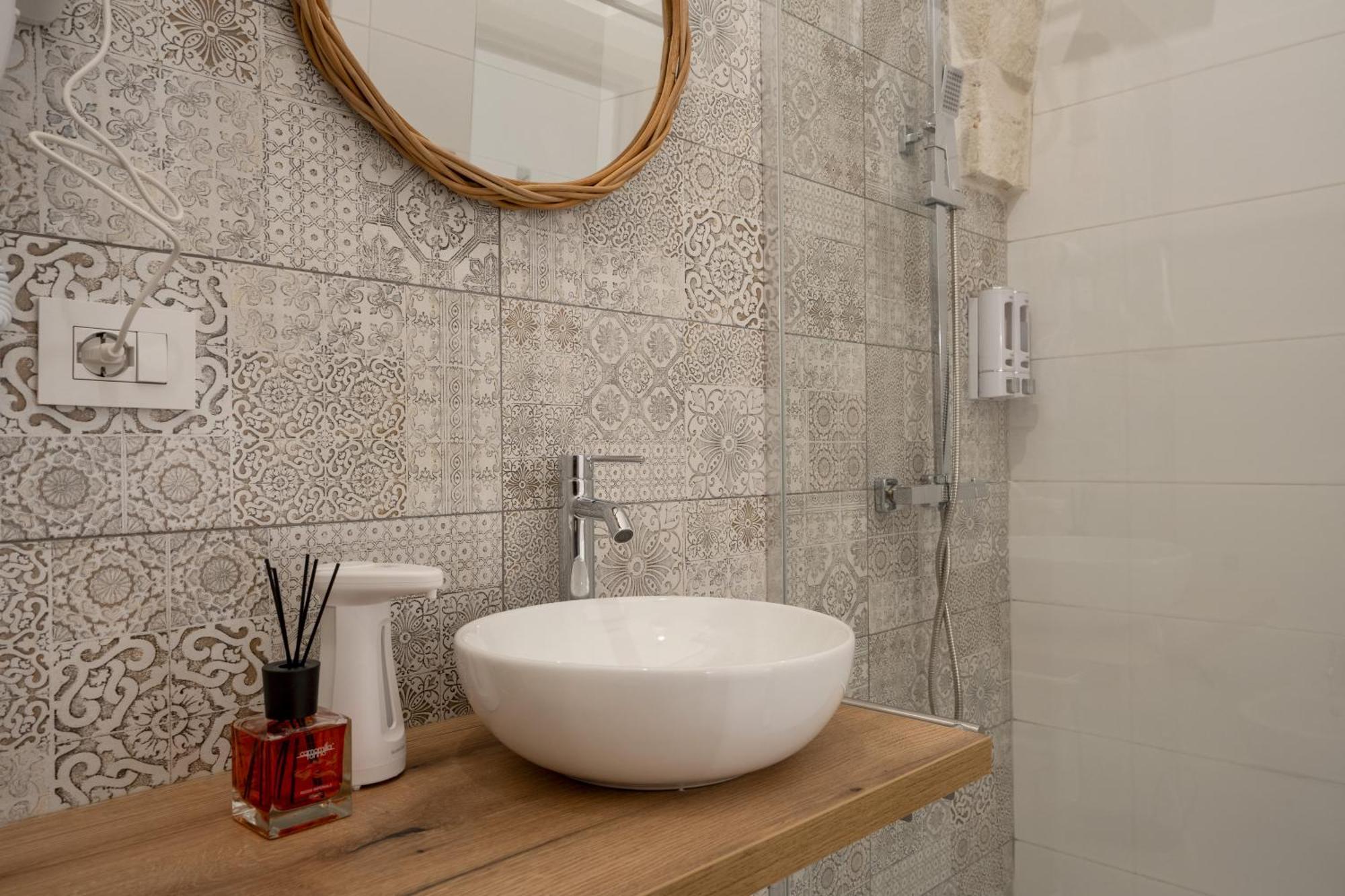 Dimora Giulia Luxury Suite And Room 卡斯特拉纳格罗泰 外观 照片