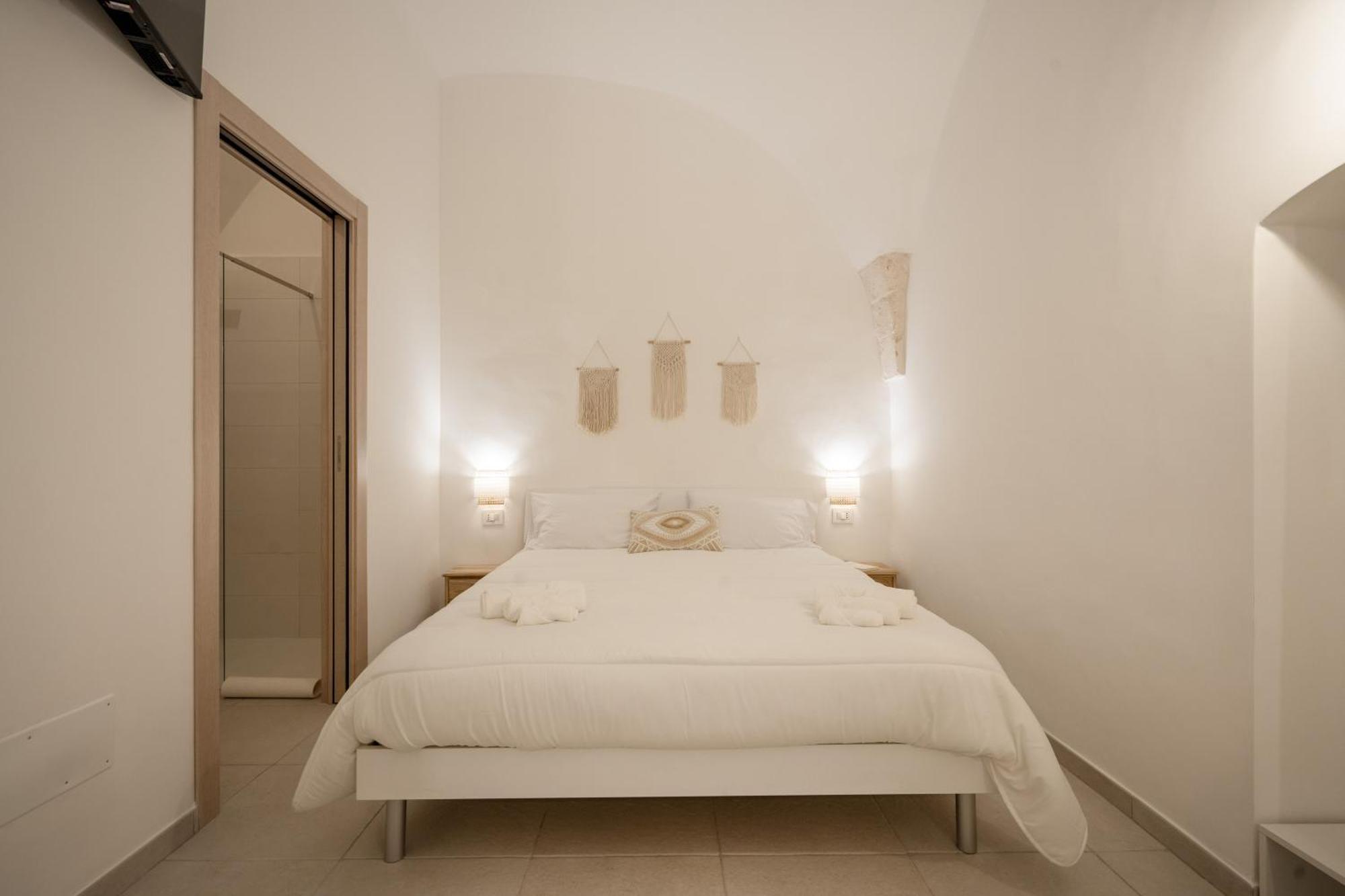 Dimora Giulia Luxury Suite And Room 卡斯特拉纳格罗泰 外观 照片